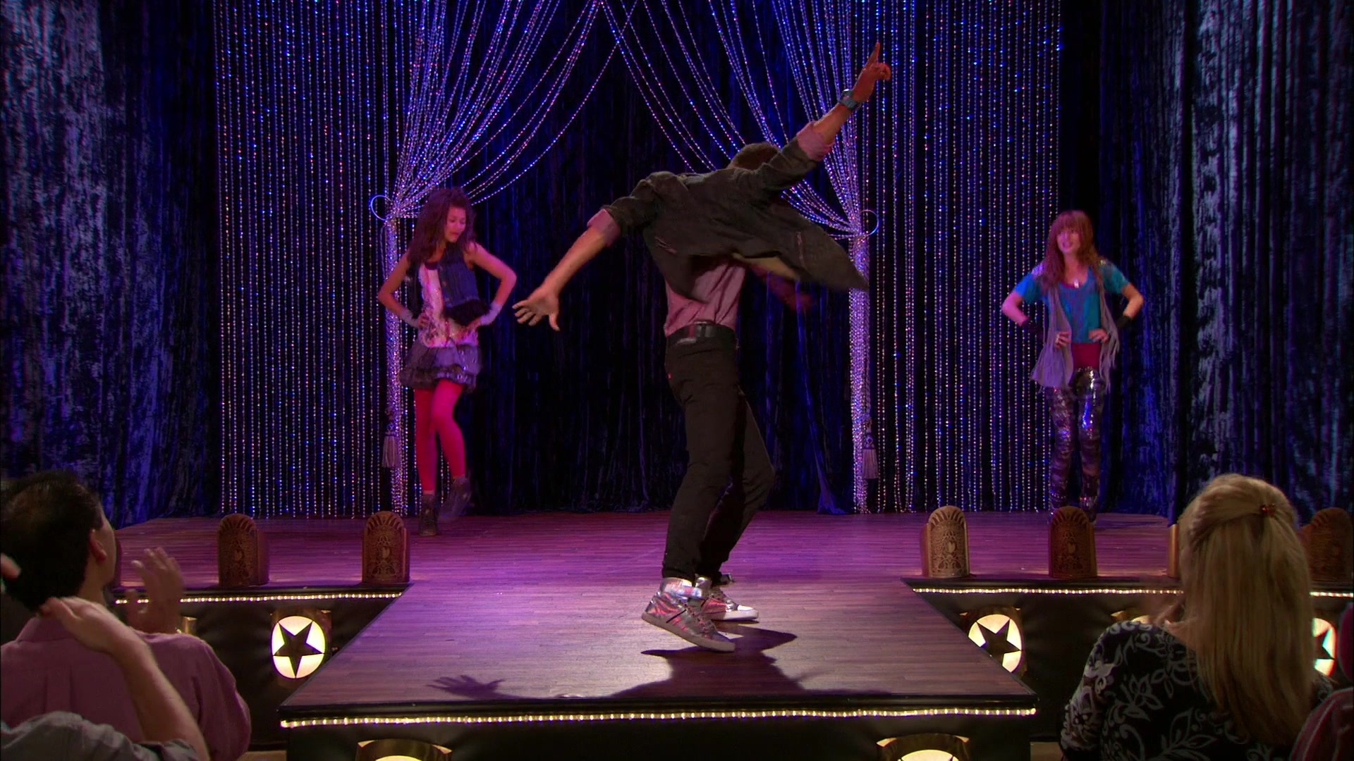 Shake_It_Up_S01E11_1080p_BTD_002575.jpg