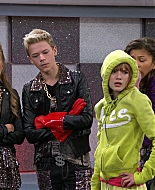 Shake_It_Up_S01E08_1080p_BTD_002445.jpg