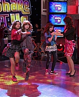 Shake_It_Up_S01E19_1080p_002963.jpg